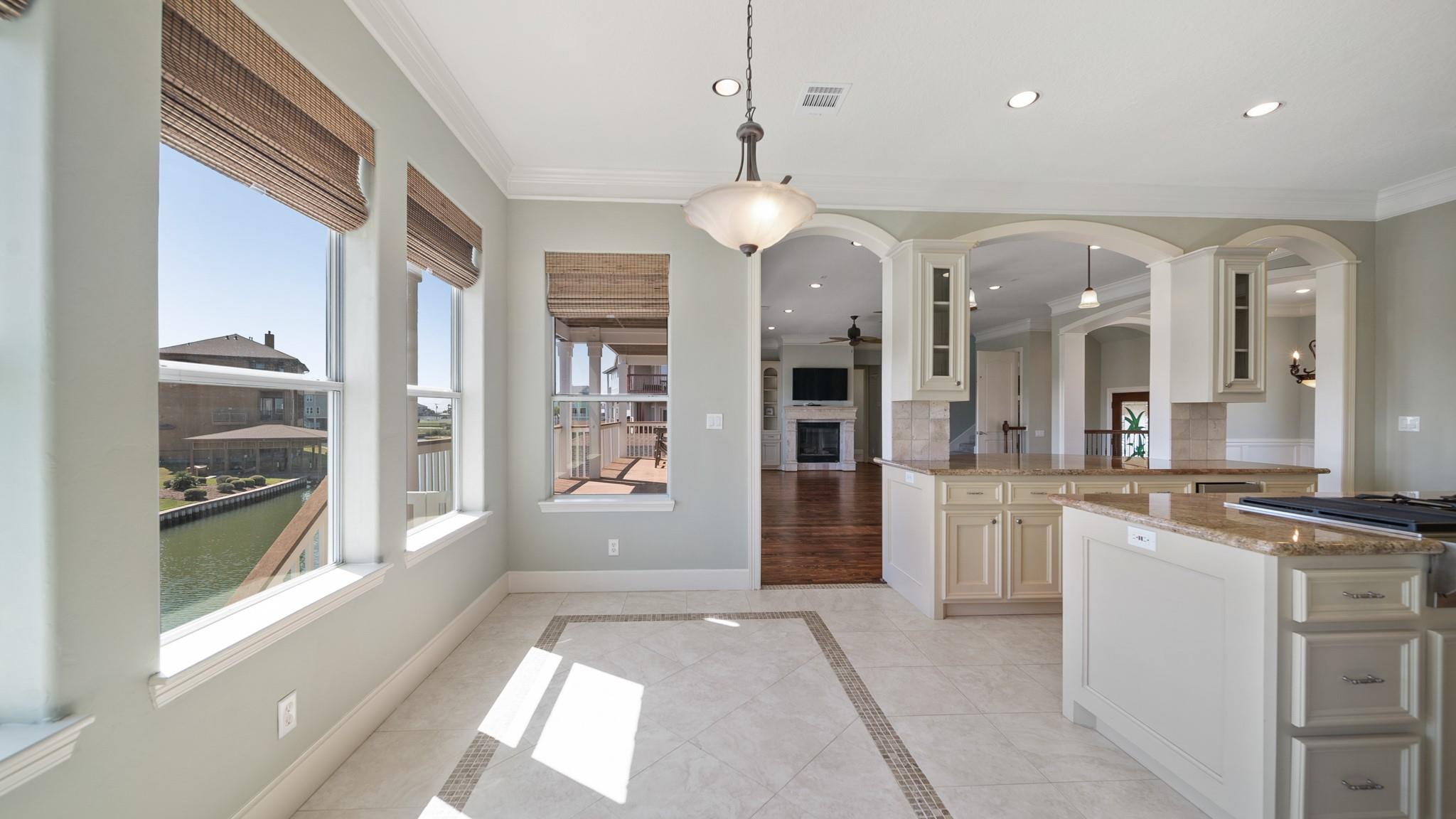 Hitchcock, Texas, 77563, United States, 4 Bedrooms Bedrooms, ,4 BathroomsBathrooms,Residential,Forsale,1934888