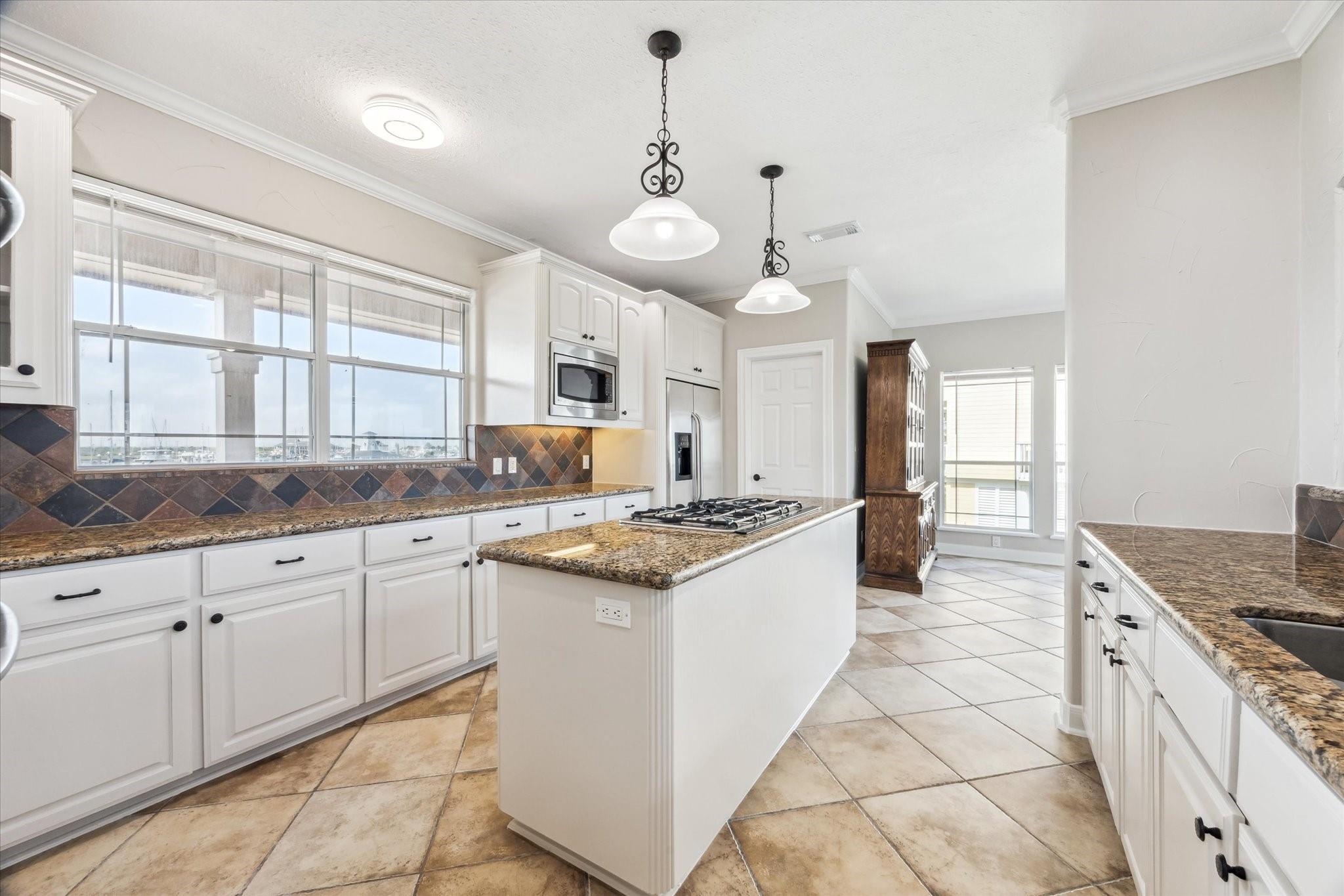 Hitchcock, Texas, 77563, United States, 4 Bedrooms Bedrooms, ,3 BathroomsBathrooms,Residential,Forsale,1953058