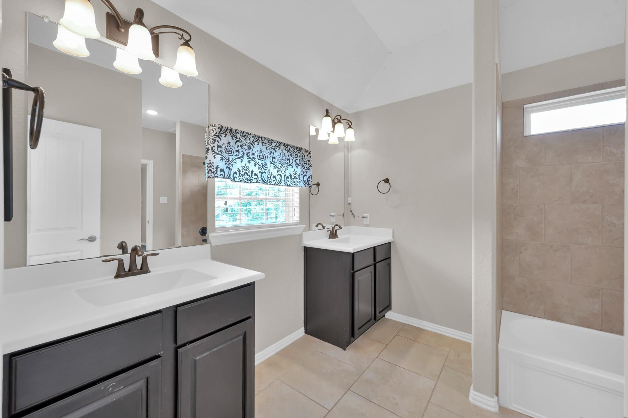 Montgomery, Texas, 77316, United States, 4 Bedrooms Bedrooms, ,3 BathroomsBathrooms,Residential,Forsale,1953065