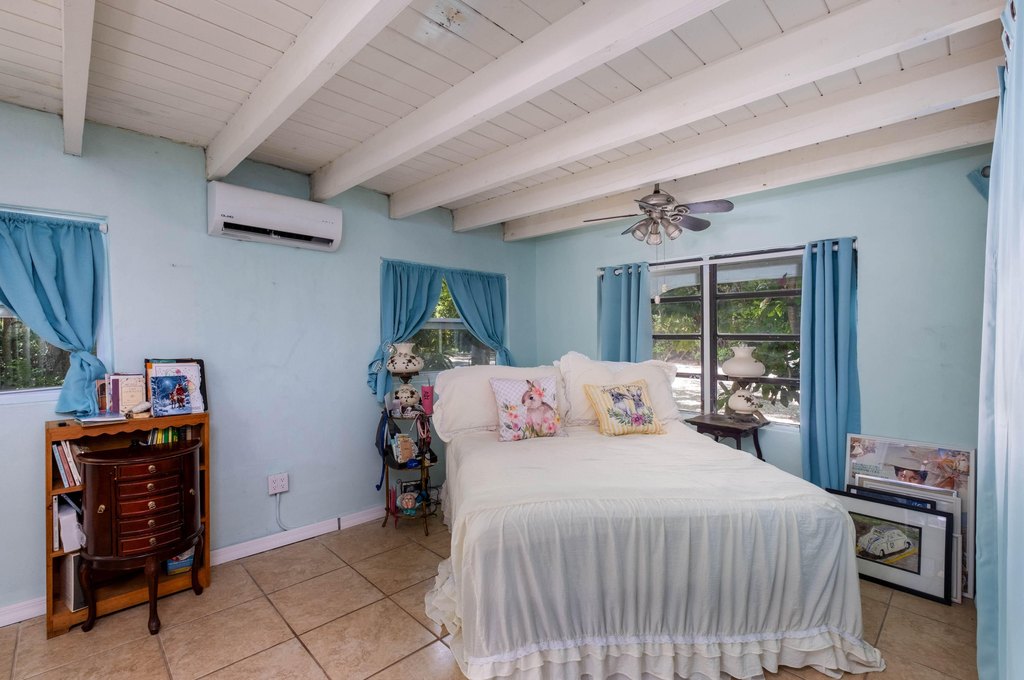 Key Largo, Florida, 33037, United States, 10 Bedrooms Bedrooms, ,9 BathroomsBathrooms,Residential,Forsale,1944409