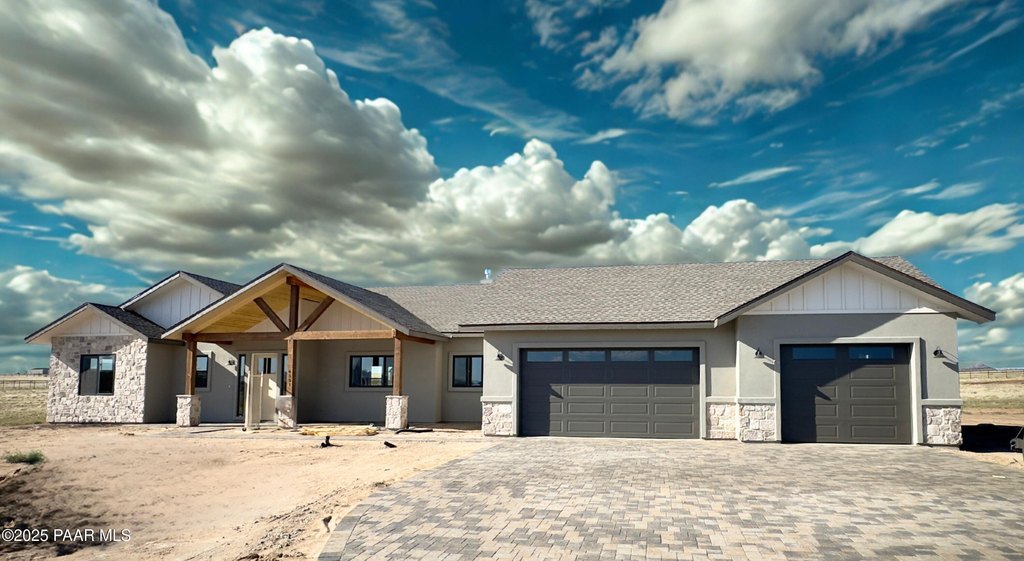 Prescott Valley, Arizona, 86315, United States, 4 Bedrooms Bedrooms, ,3.5 BathroomsBathrooms,Residential,Forsale,1903157