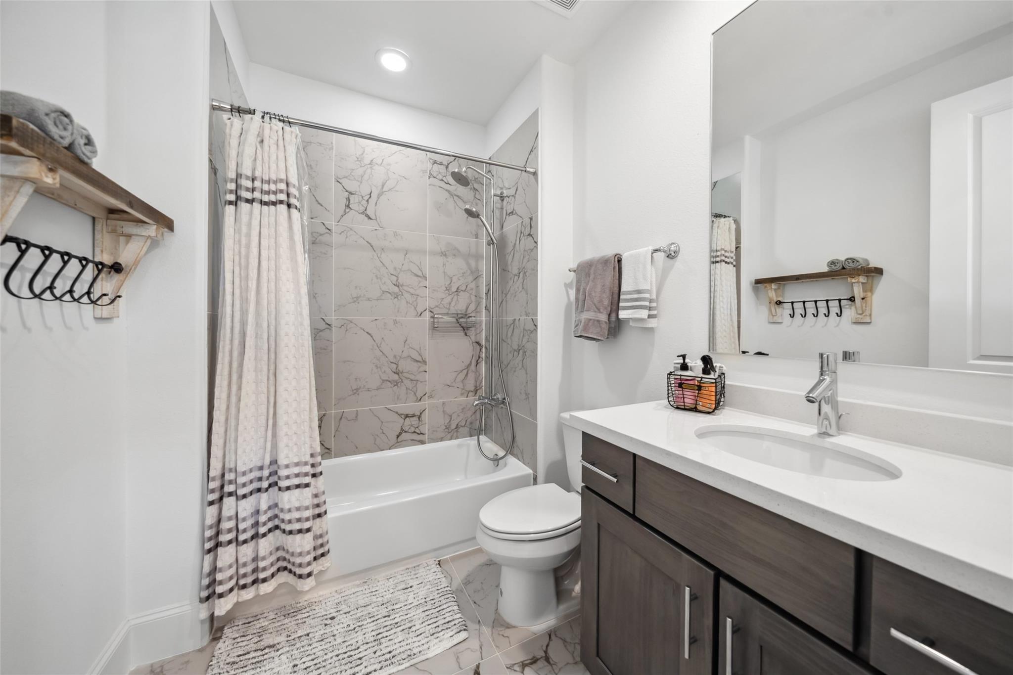 Houston, Texas, 77007, United States, 3 Bedrooms Bedrooms, ,3 BathroomsBathrooms,Residential,Forsale,1953056