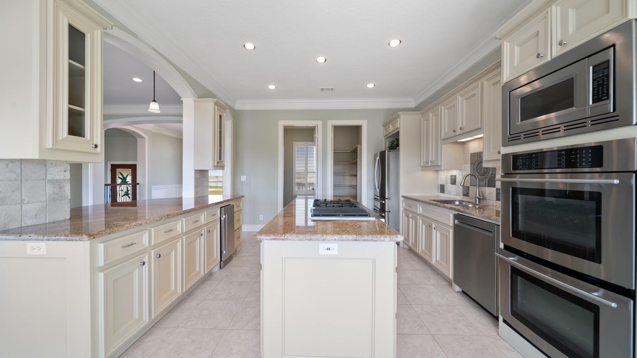 Hitchcock, Texas, 77563, United States, 4 Bedrooms Bedrooms, ,4 BathroomsBathrooms,Residential,Forsale,1934888