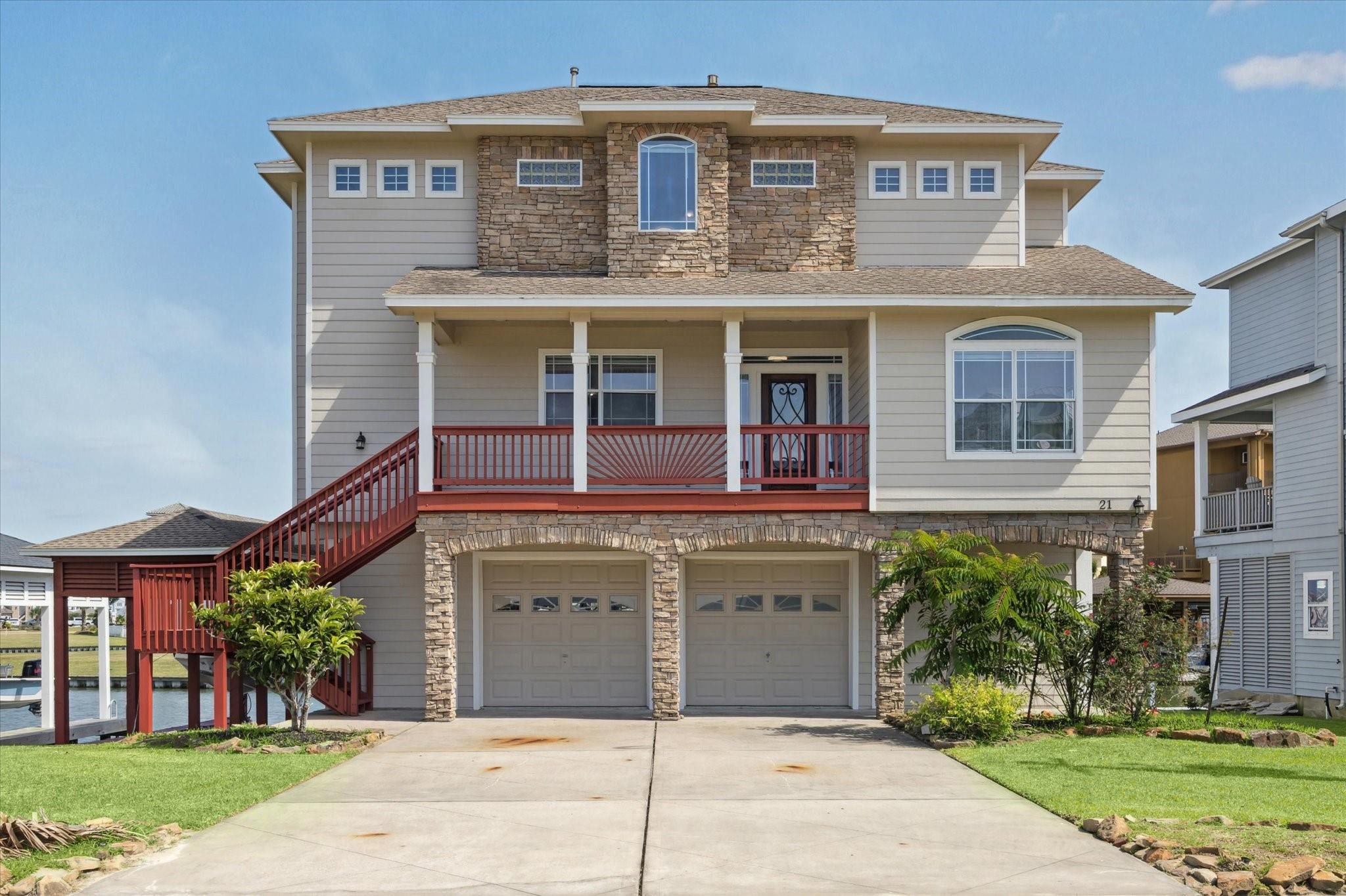 Hitchcock, Texas, 77563, United States, 4 Bedrooms Bedrooms, ,3 BathroomsBathrooms,Residential,Forsale,1953058