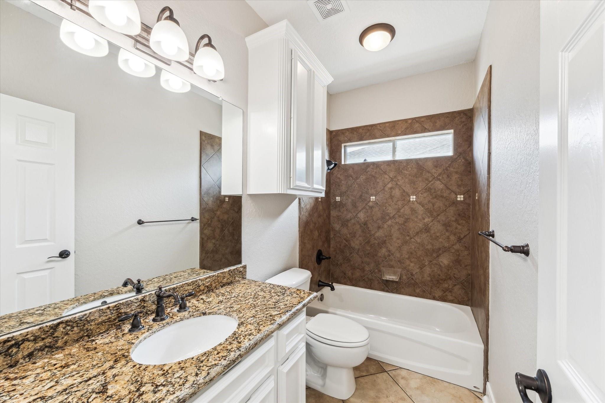 Hitchcock, Texas, 77563, United States, 4 Bedrooms Bedrooms, ,3 BathroomsBathrooms,Residential,Forsale,1953058