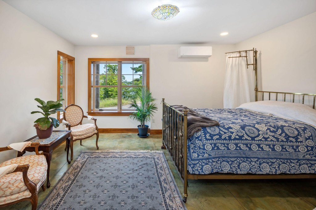 Essex, New York, 12936, United States, 6 Bedrooms Bedrooms, ,4.5 BathroomsBathrooms,Residential,Forsale,1953152