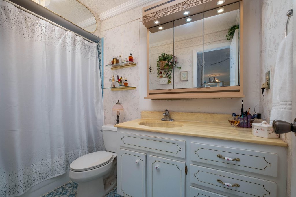 Key Largo, Florida, 33037, United States, 10 Bedrooms Bedrooms, ,9 BathroomsBathrooms,Residential,Forsale,1944409