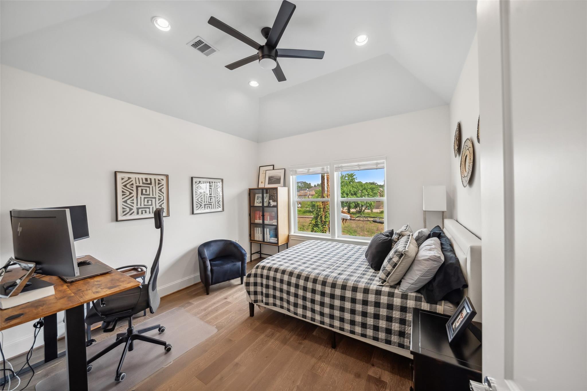 Houston, Texas, 77007, United States, 3 Bedrooms Bedrooms, ,3 BathroomsBathrooms,Residential,Forsale,1953056
