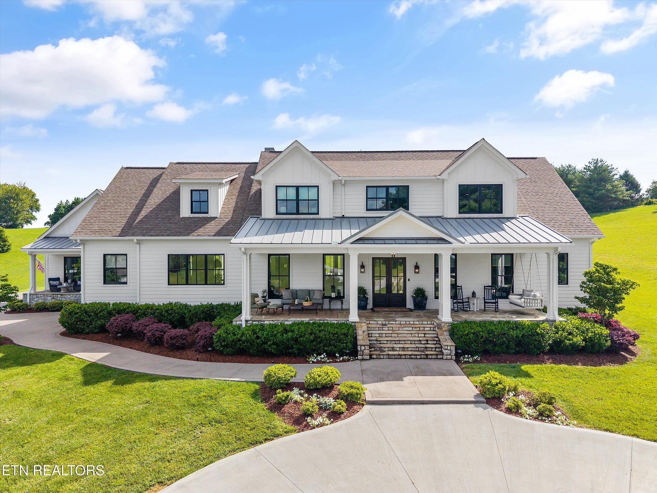 Maryville, Tennessee, 37803, United States, 4 Bedrooms Bedrooms, ,4 BathroomsBathrooms,Residential,Forsale,1893813