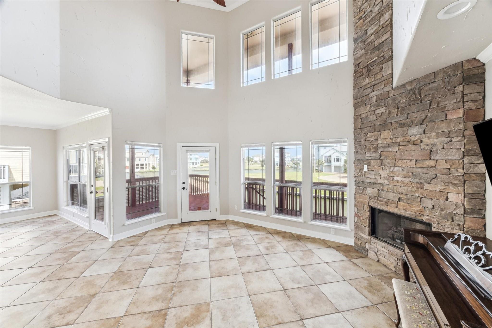 Hitchcock, Texas, 77563, United States, 4 Bedrooms Bedrooms, ,3 BathroomsBathrooms,Residential,Forsale,1953058