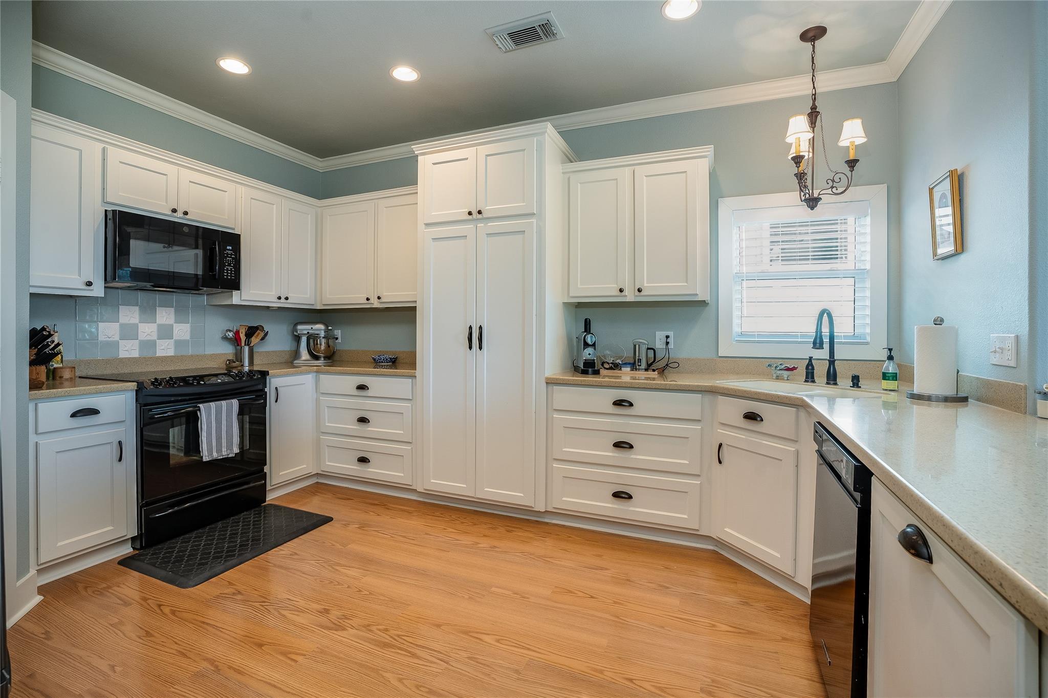 Seabrook, Texas, 77586, United States, 3 Bedrooms Bedrooms, ,2 BathroomsBathrooms,Residential,Forsale,1953064