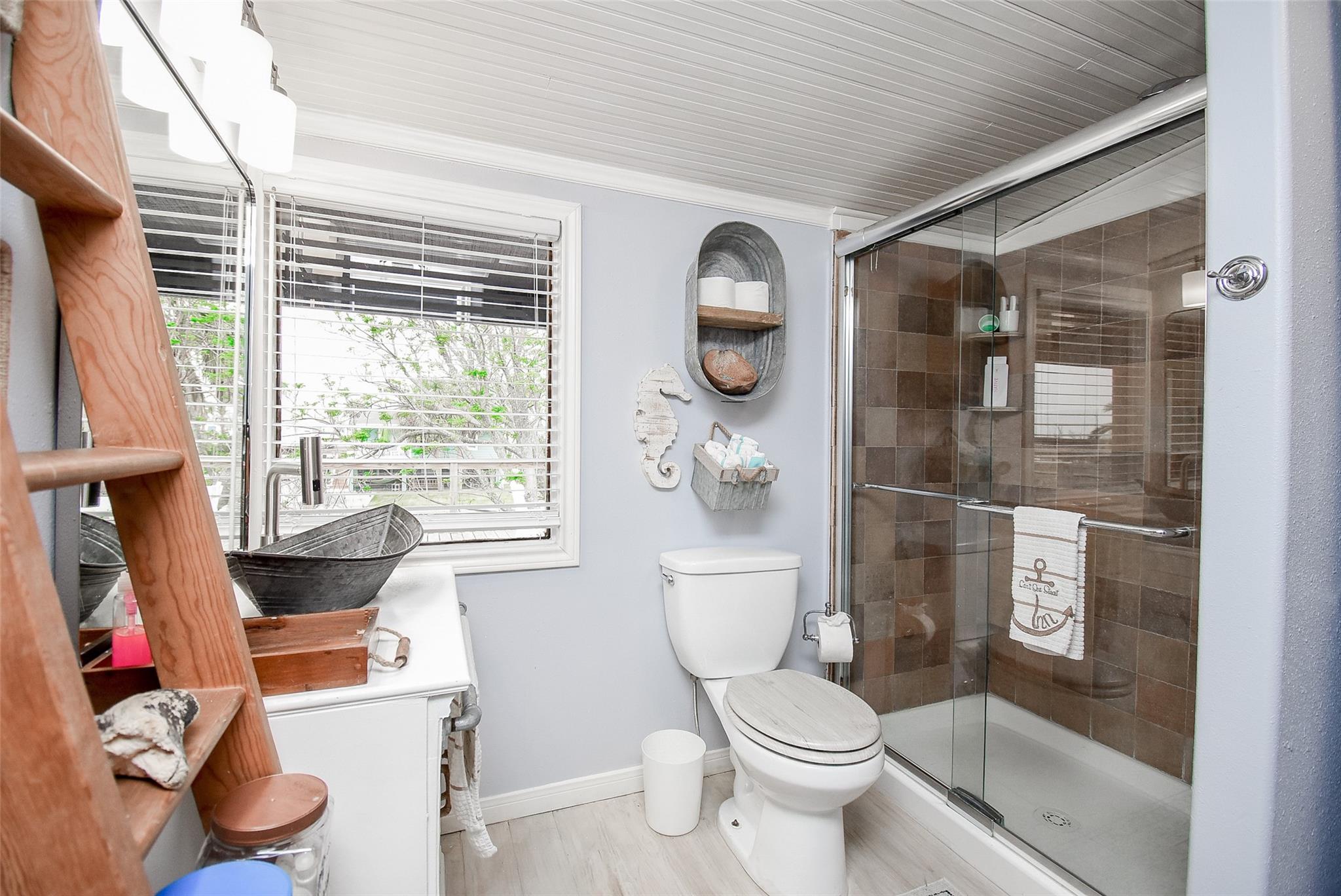 Jamaica Beach, Texas, 77554, United States, 4 Bedrooms Bedrooms, ,3 BathroomsBathrooms,Residential,Forsale,1953067
