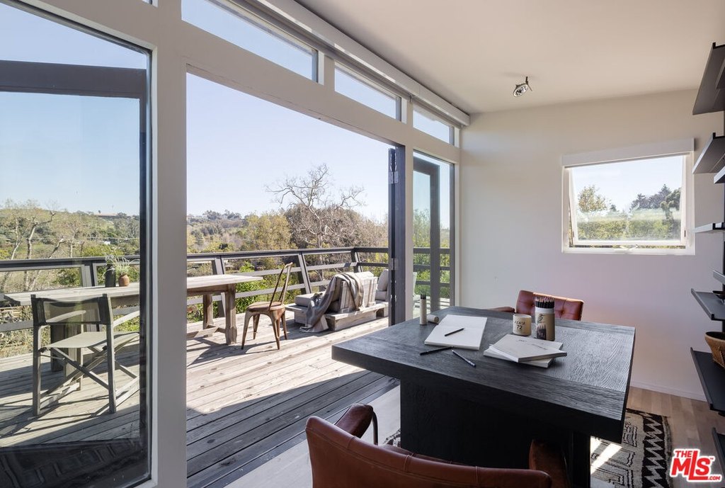 Malibu, California, 90265, United States, 3 Bedrooms Bedrooms, ,3.5 BathroomsBathrooms,Residential,Forsale,1985958