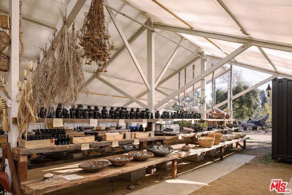 Malibu, California, 90265, United States, 3 Bedrooms Bedrooms, ,3.5 BathroomsBathrooms,Residential,Forsale,1985958