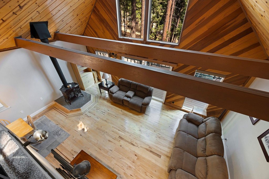 Lake Almanor, California, 96137, United States, 3 Bedrooms Bedrooms, ,2 BathroomsBathrooms,Residential,Forsale,1910297