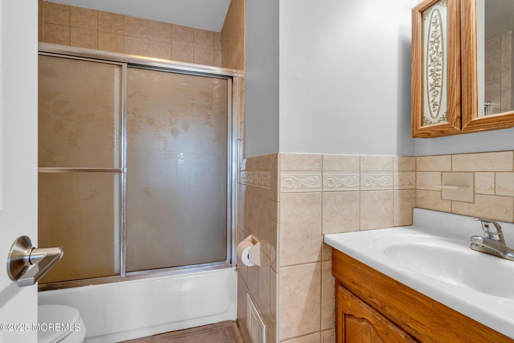 Howell, New Jersey, 07731, United States, 4 Bedrooms Bedrooms, ,2.5 BathroomsBathrooms,Residential,Forsale,1946006