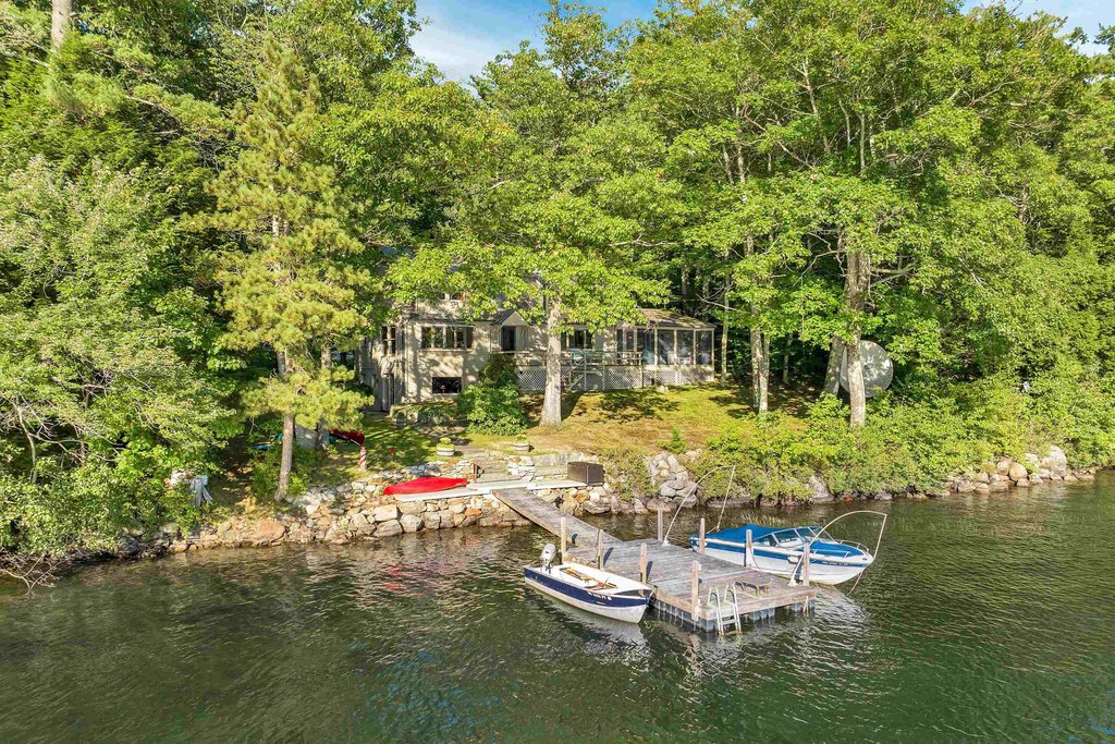 Holderness, New Hampshire, 03245, United States, 4 Bedrooms Bedrooms, ,3 BathroomsBathrooms,Residential,Forsale,1893911