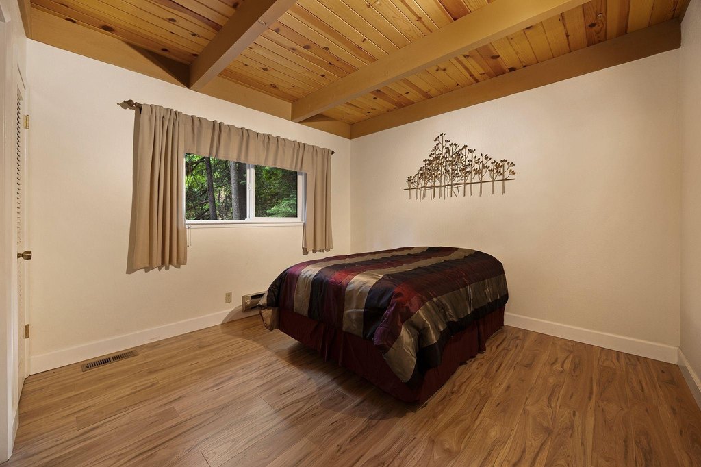 Lake Almanor, California, 96137, United States, 3 Bedrooms Bedrooms, ,2 BathroomsBathrooms,Residential,Forsale,1910297