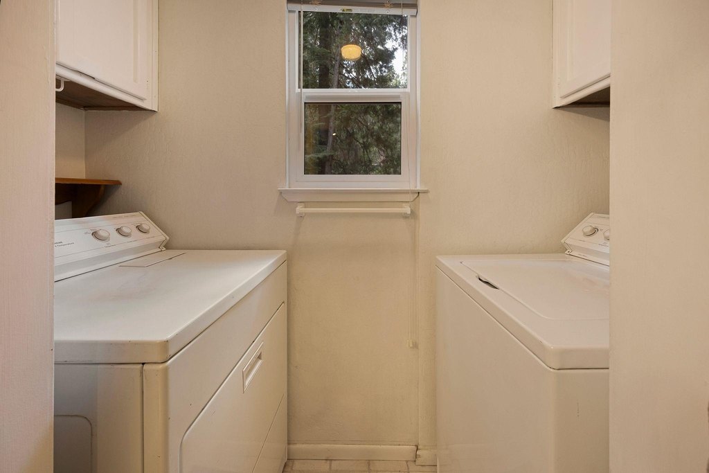 Lake Almanor, California, 96137, United States, 3 Bedrooms Bedrooms, ,2 BathroomsBathrooms,Residential,Forsale,1910297