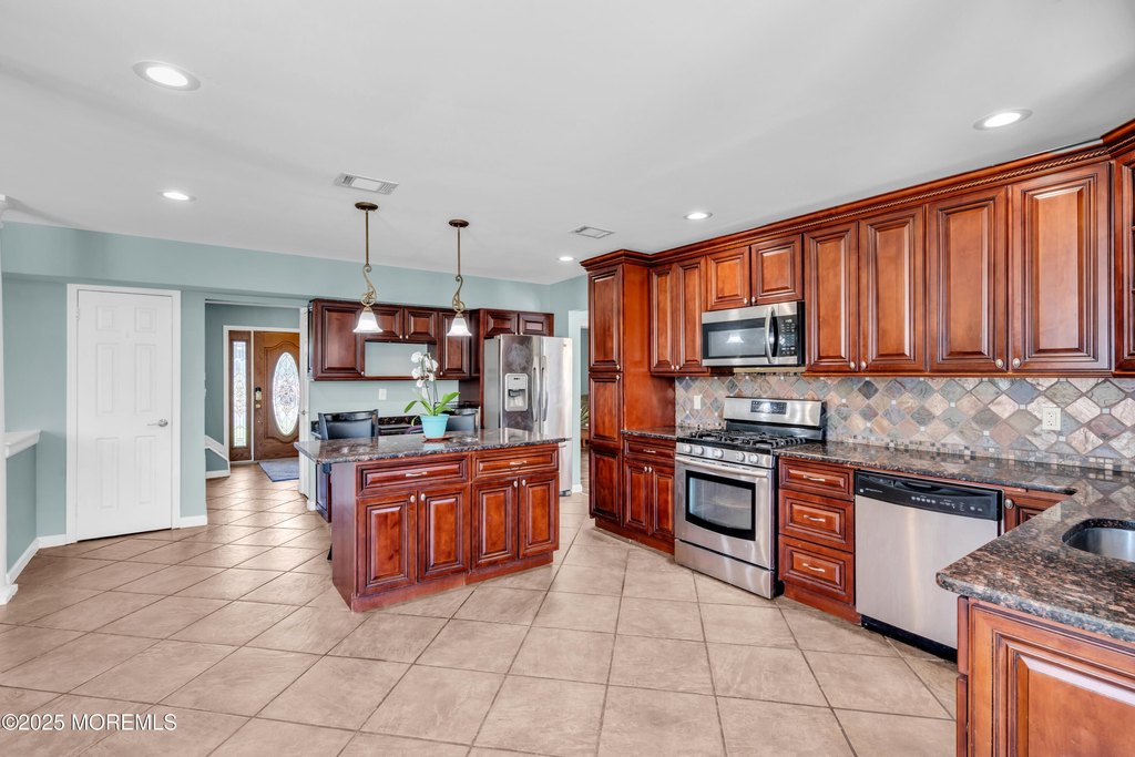 Howell, New Jersey, 07731, United States, 4 Bedrooms Bedrooms, ,2.5 BathroomsBathrooms,Residential,Forsale,1946006