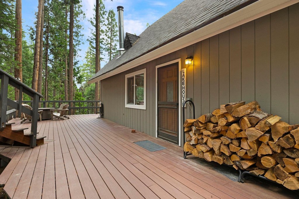 Lake Almanor, California, 96137, United States, 3 Bedrooms Bedrooms, ,2 BathroomsBathrooms,Residential,Forsale,1910297