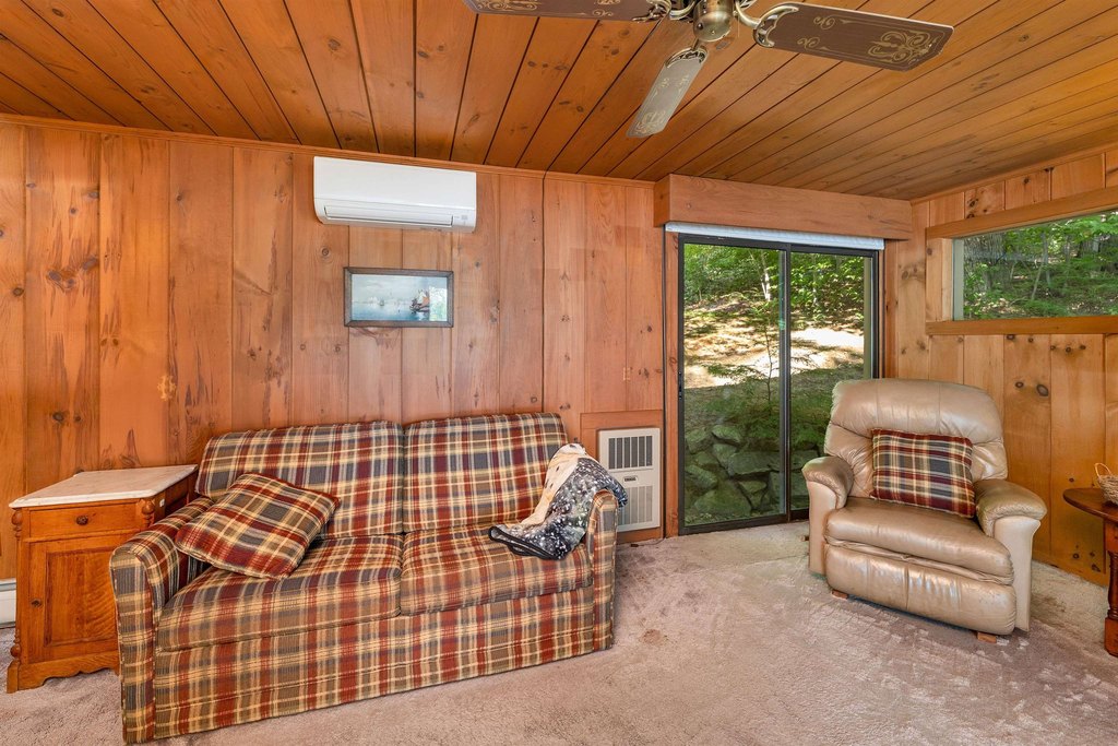 Holderness, New Hampshire, 03245, United States, 4 Bedrooms Bedrooms, ,3 BathroomsBathrooms,Residential,Forsale,1893911