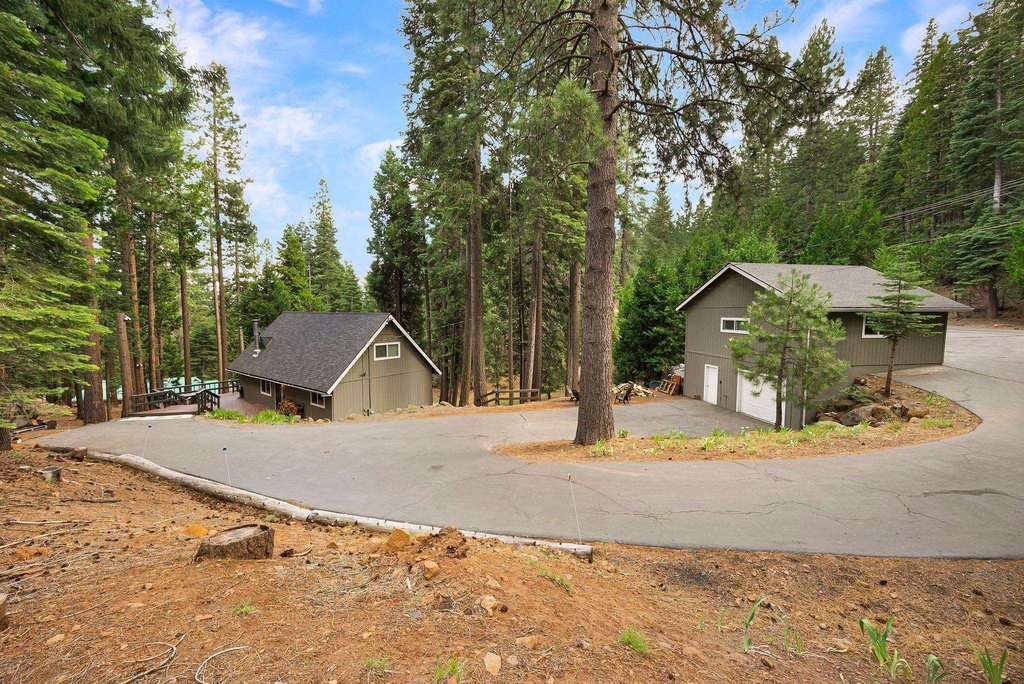 Lake Almanor, California, 96137, United States, 3 Bedrooms Bedrooms, ,2 BathroomsBathrooms,Residential,Forsale,1910297