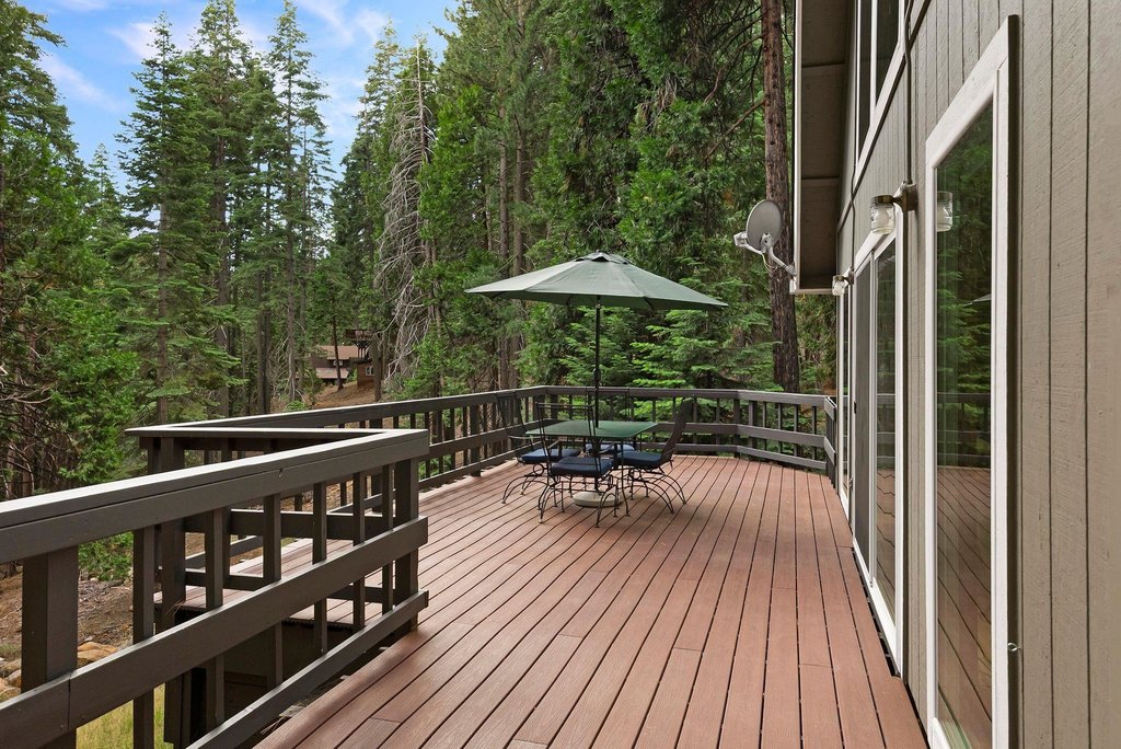 Lake Almanor, California, 96137, United States, 3 Bedrooms Bedrooms, ,2 BathroomsBathrooms,Residential,Forsale,1910297