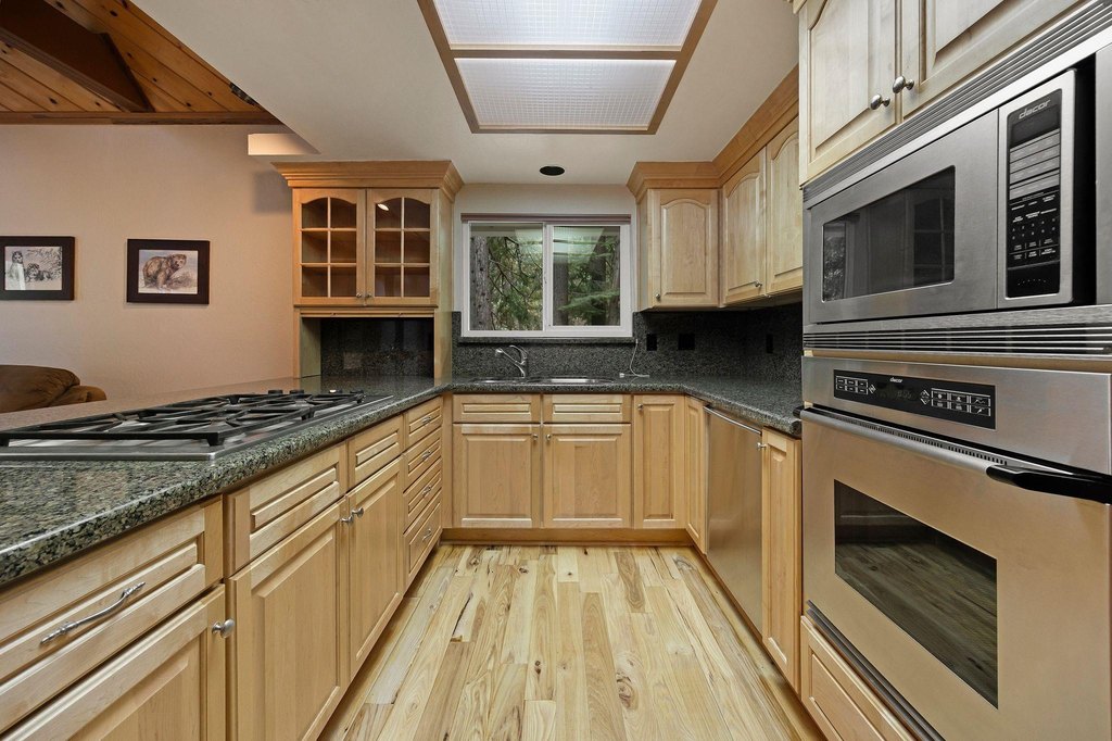 Lake Almanor, California, 96137, United States, 3 Bedrooms Bedrooms, ,2 BathroomsBathrooms,Residential,Forsale,1910297