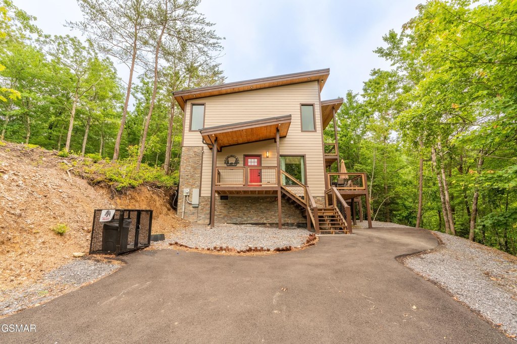 Townsend, Tennessee, 37882, United States, 3 Bedrooms Bedrooms, ,2 BathroomsBathrooms,Residential,Forsale,1910179