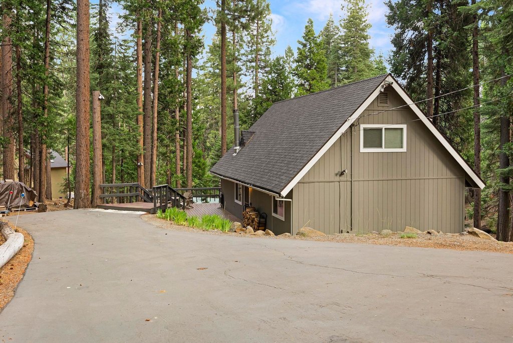 Lake Almanor, California, 96137, United States, 3 Bedrooms Bedrooms, ,2 BathroomsBathrooms,Residential,Forsale,1910297