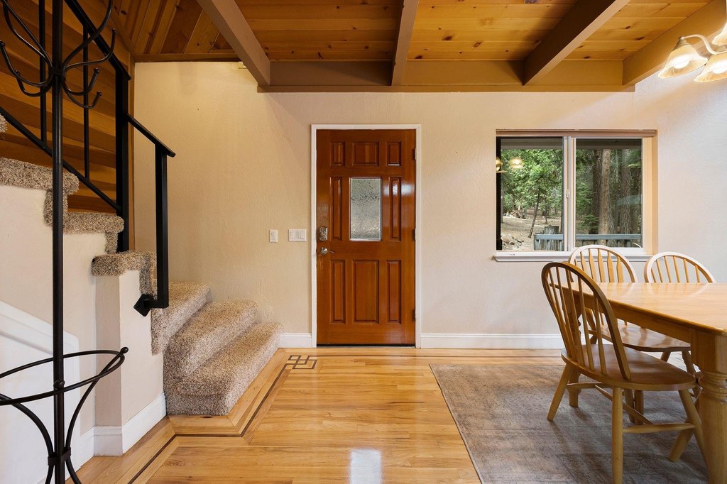 Lake Almanor, California, 96137, United States, 3 Bedrooms Bedrooms, ,2 BathroomsBathrooms,Residential,Forsale,1910297