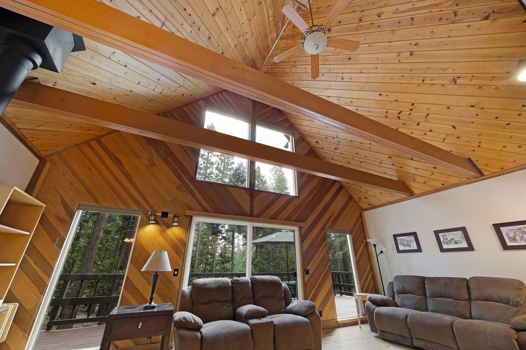 Lake Almanor, California, 96137, United States, 3 Bedrooms Bedrooms, ,2 BathroomsBathrooms,Residential,Forsale,1910297