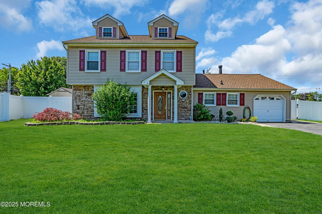 Howell, New Jersey, 07731, United States, 4 Bedrooms Bedrooms, ,2.5 BathroomsBathrooms,Residential,Forsale,1946006