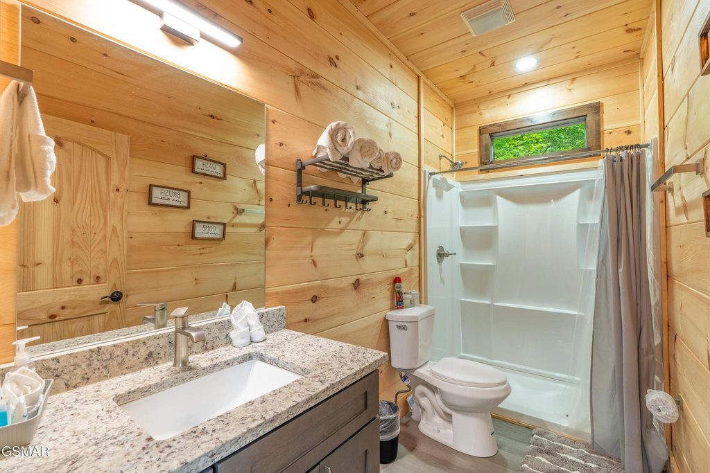 Townsend, Tennessee, 37882, United States, 3 Bedrooms Bedrooms, ,2 BathroomsBathrooms,Residential,Forsale,1910179
