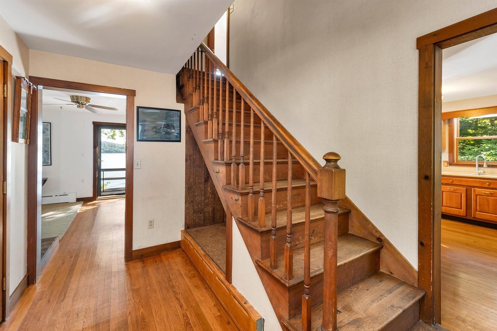 Holderness, New Hampshire, 03245, United States, 4 Bedrooms Bedrooms, ,3 BathroomsBathrooms,Residential,Forsale,1893911