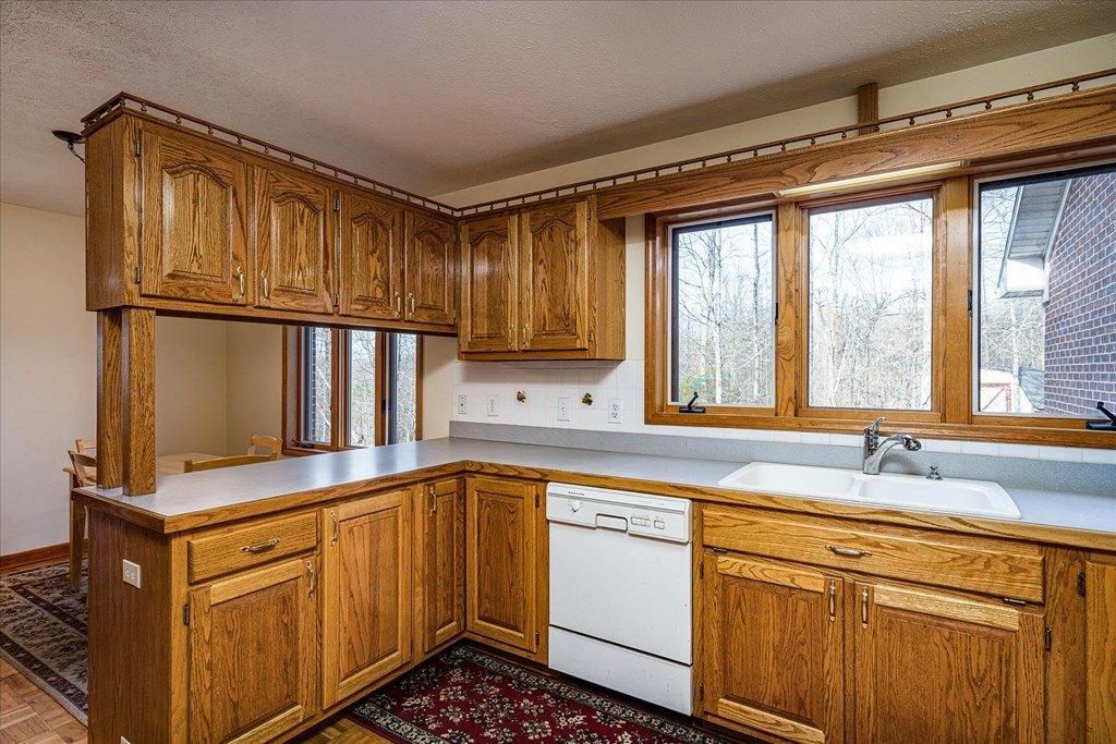 Monterey, Tennessee, 38574, United States, 4 Bedrooms Bedrooms, ,3 BathroomsBathrooms,Residential,Forsale,1954065