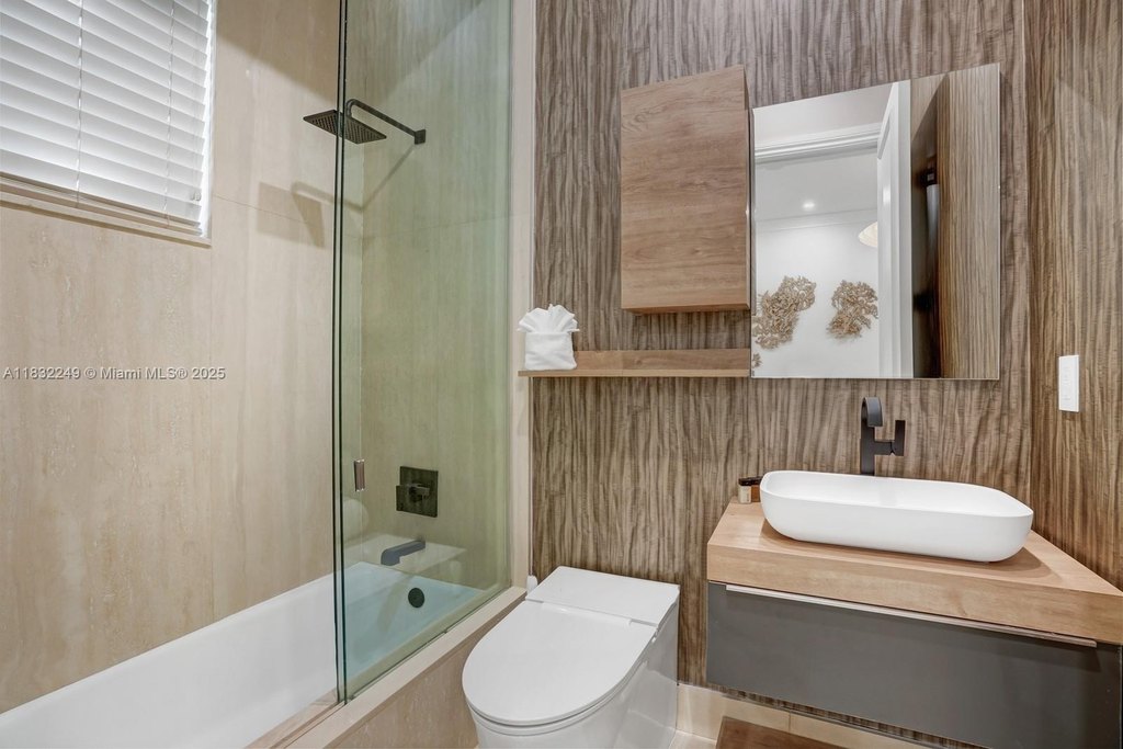 Fort Lauderdale, Florida, 33301, United States, 5 Bedrooms Bedrooms, ,5.5 BathroomsBathrooms,Residential,Forsale,1903979