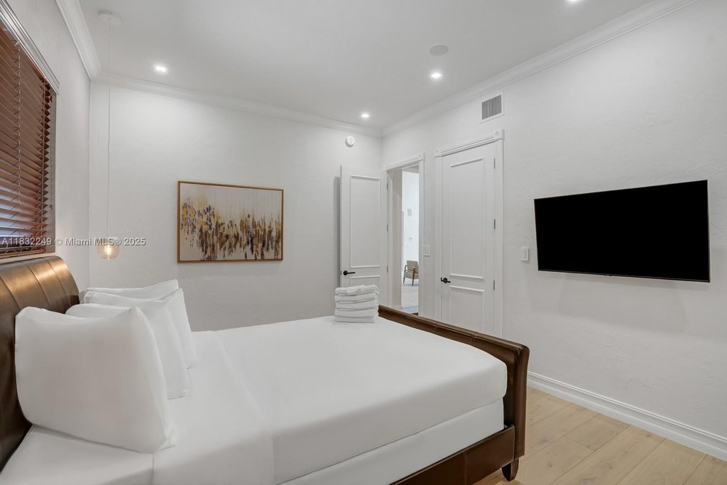 Fort Lauderdale, Florida, 33301, United States, 5 Bedrooms Bedrooms, ,5.5 BathroomsBathrooms,Residential,Forsale,1903979