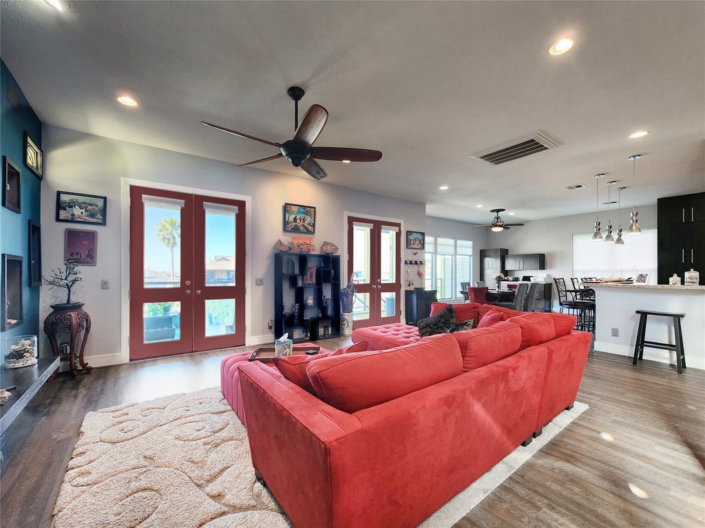 La Marque, Texas, 77568, United States, 4 Bedrooms Bedrooms, ,3.5 BathroomsBathrooms,Residential,Forsale,1909993