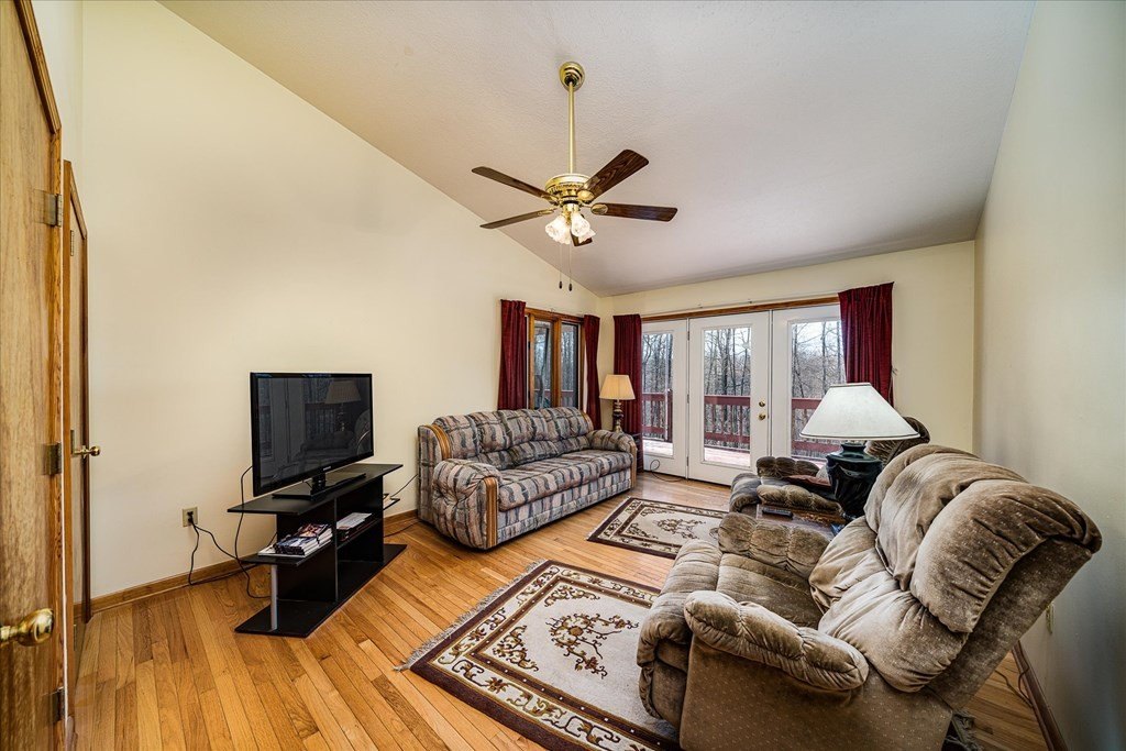 Monterey, Tennessee, 38574, United States, 4 Bedrooms Bedrooms, ,3 BathroomsBathrooms,Residential,Forsale,1954065