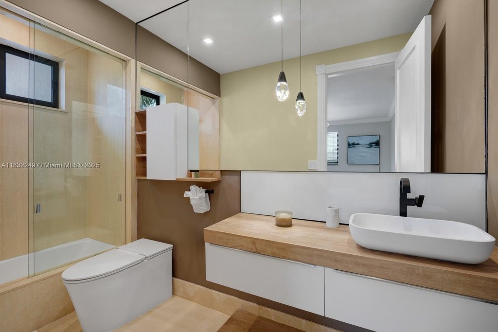 Fort Lauderdale, Florida, 33301, United States, 5 Bedrooms Bedrooms, ,5.5 BathroomsBathrooms,Residential,Forsale,1903979