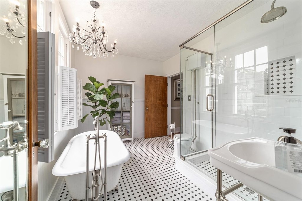 OCALA, Florida, 34471, United States, 5 Bedrooms Bedrooms, ,3.5 BathroomsBathrooms,Residential,Forsale,1905394