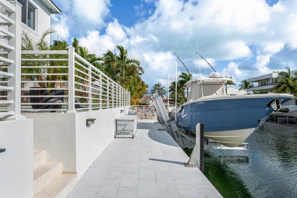 Lower Matecumbe, Florida, 33036, United States, 5 Bedrooms Bedrooms, ,5 BathroomsBathrooms,Residential,Forsale,2011118