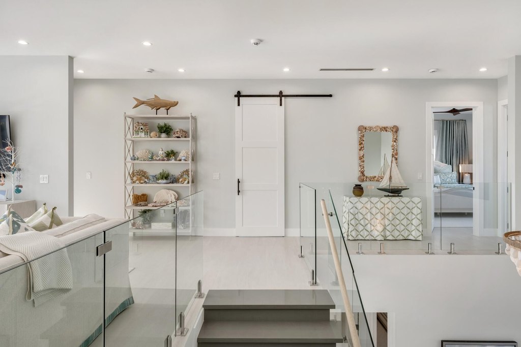 Lower Matecumbe, Florida, 33036, United States, 5 Bedrooms Bedrooms, ,5 BathroomsBathrooms,Residential,Forsale,2011118