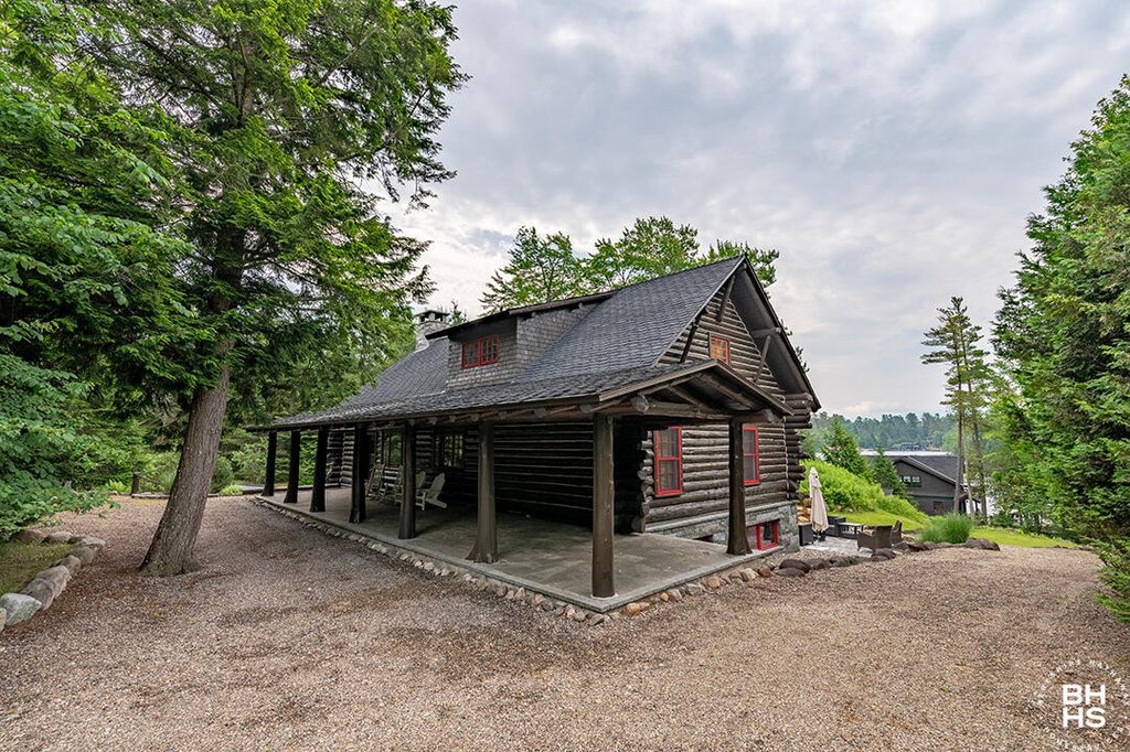 Lake Placid, New York, 12946, United States, 4 Bedrooms Bedrooms, ,3.5 BathroomsBathrooms,Residential,Forsale,1953154