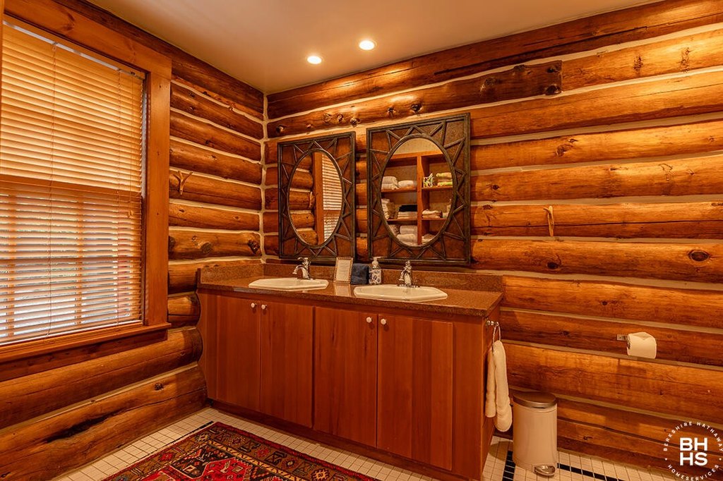 Lake Placid, New York, 12946, United States, 4 Bedrooms Bedrooms, ,3.5 BathroomsBathrooms,Residential,Forsale,1953154