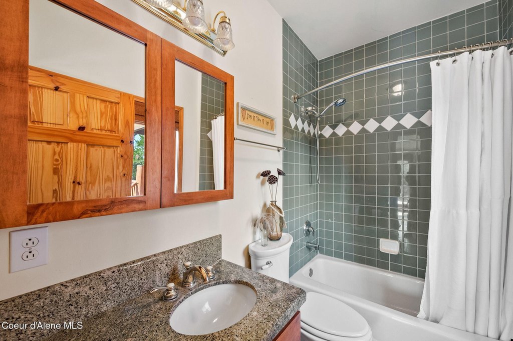 Spirit Lake, Idaho, 83869, United States, 3 Bedrooms Bedrooms, ,3.5 BathroomsBathrooms,Residential,Forsale,1984585