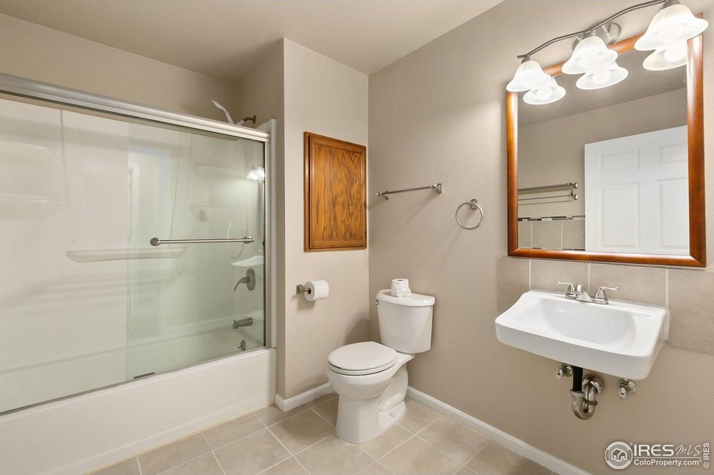 Loveland, Colorado, 80537, United States, 8 Bedrooms Bedrooms, ,4 BathroomsBathrooms,Residential,Forsale,1903107