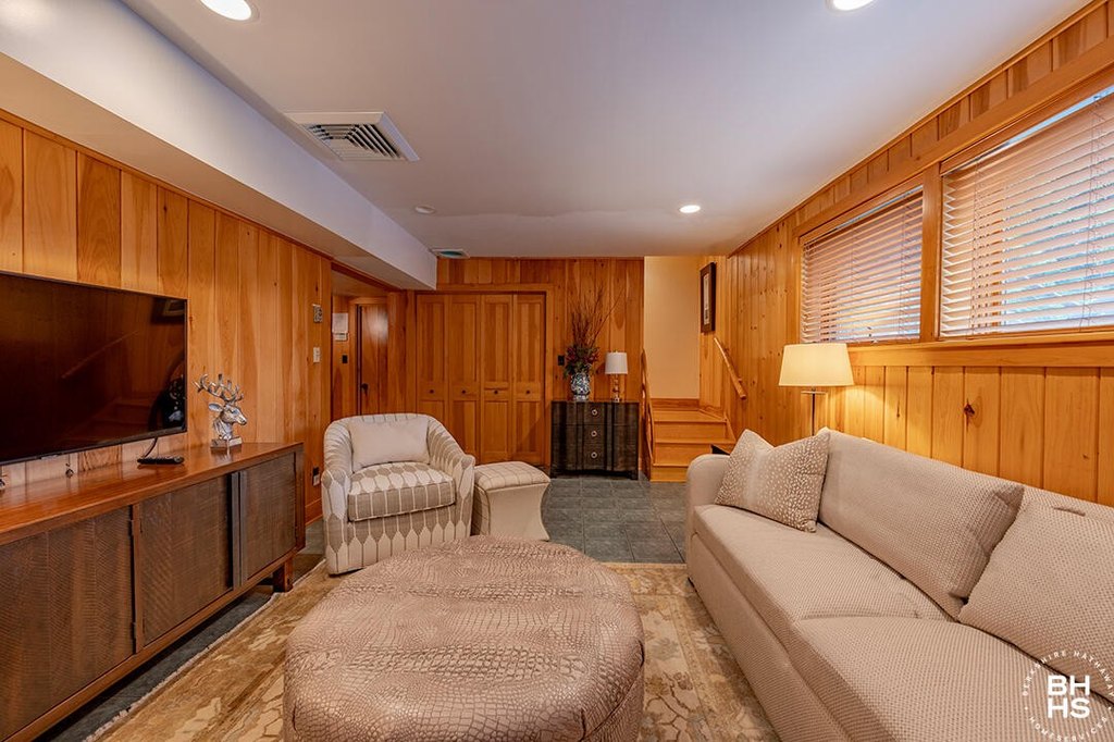 Lake Placid, New York, 12946, United States, 4 Bedrooms Bedrooms, ,3.5 BathroomsBathrooms,Residential,Forsale,1953154
